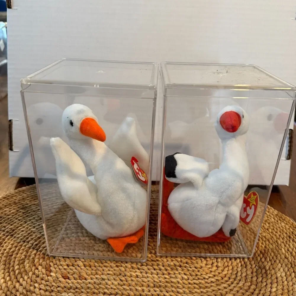 Ty Beanie Babies Gracie & Stilts MWMT w/ 2 Hard Acrylic Display Cases